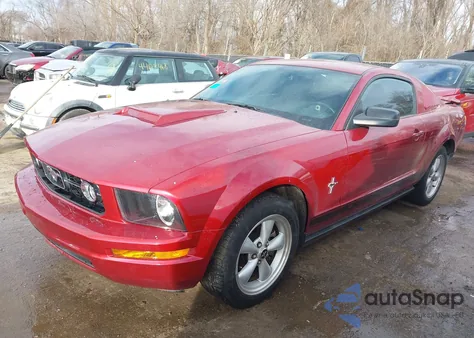 2007 Ford Mustang V6 Deluxe/V6 Premium z USA, uszkodzony, nr VIN 1ZVFT80N975334873